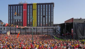 CdF : Le podium de l'hôtel de Ville.