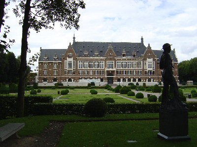 Université Jean Perrin (facade)